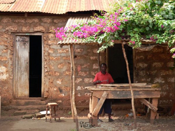 Menuisier au Kenya