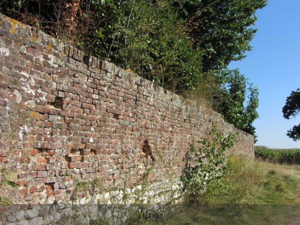 Autre mur de la ferme d'Hougoumont