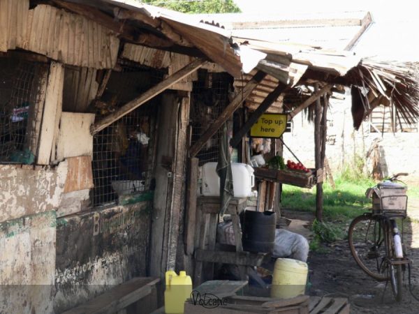 Commerce d'un petit village au kenya