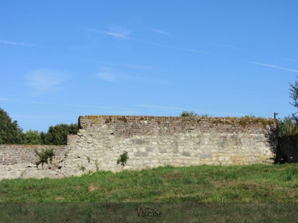 Mur autour de la ferme d'Hougoumont